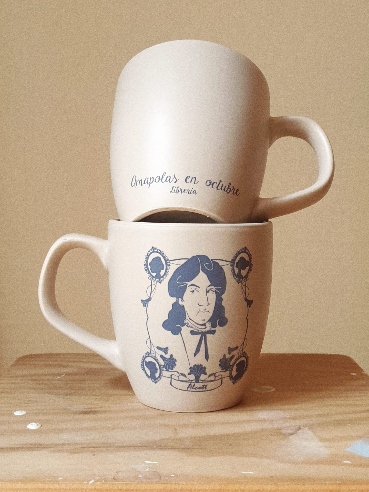 Taza Louisa May Alcott